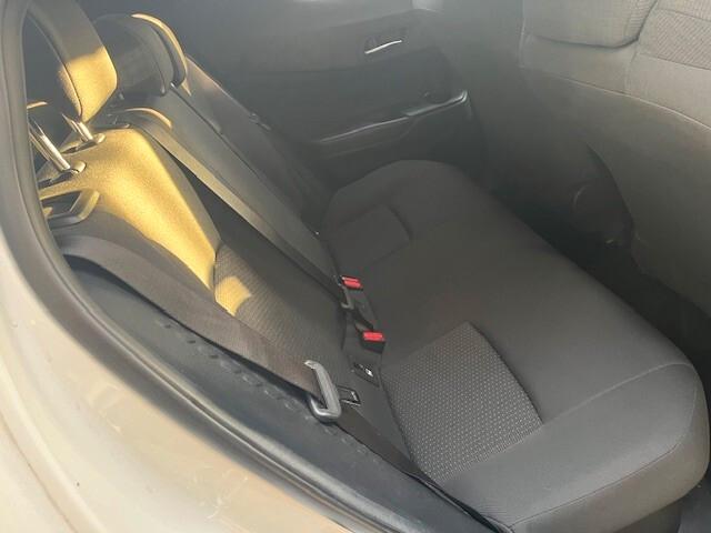 TOYOTA CH- R IBRIDA AUTOMATICA !