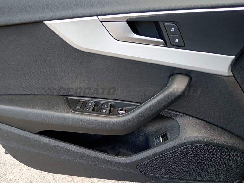 Audi A4 A4 Avant 30 2.0 tdi mhev Business Advanced 136cv s-tronic