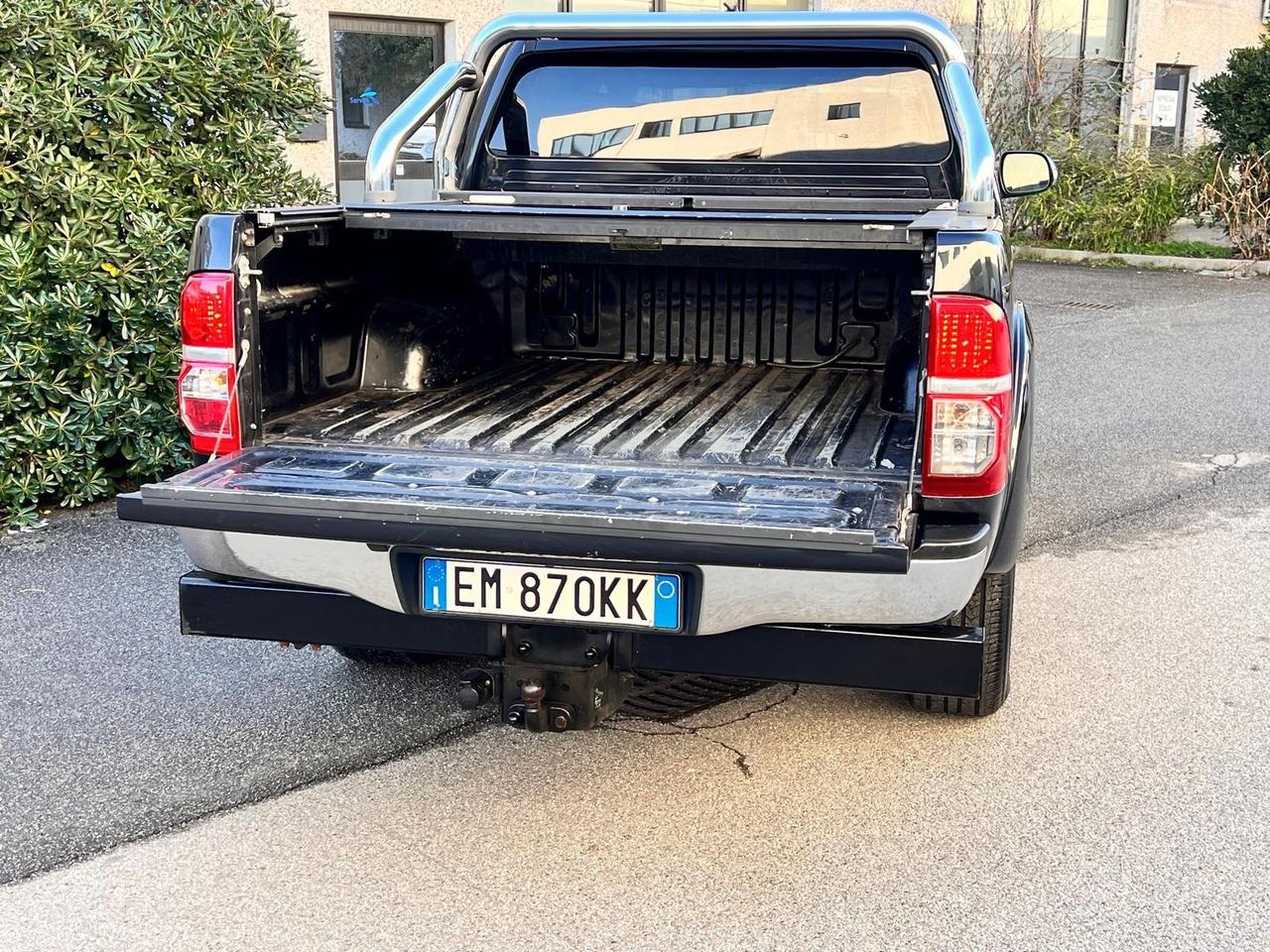 Toyota Hilux Autocarro 5Posti