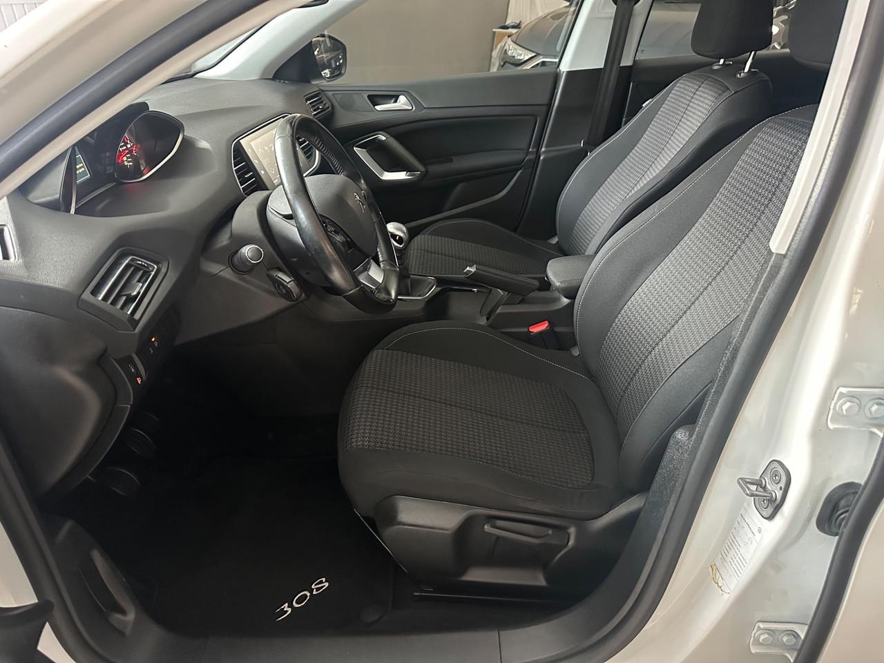 Peugeot 308 BlueHDi 100 S&S SW Business