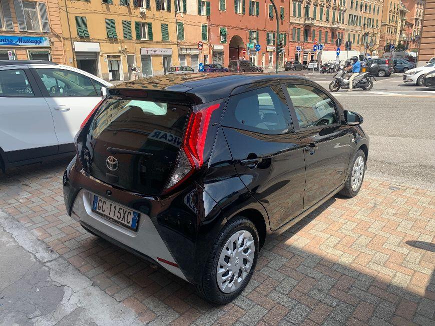 Toyota Aygo Connect 1.0 VVT-i 72CV 5 porte x-business