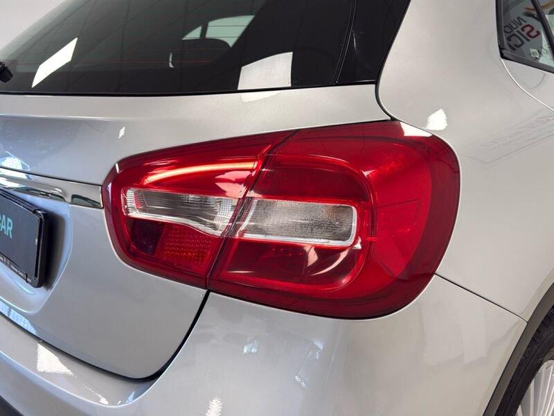 Mercedes-Benz GLA 180 d Automatic Business