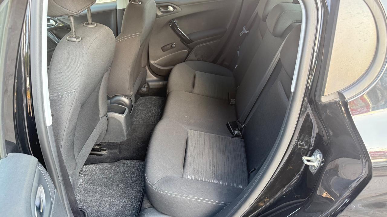 Peugeot 208 1.4 HDi 68 CV 5 porte Access