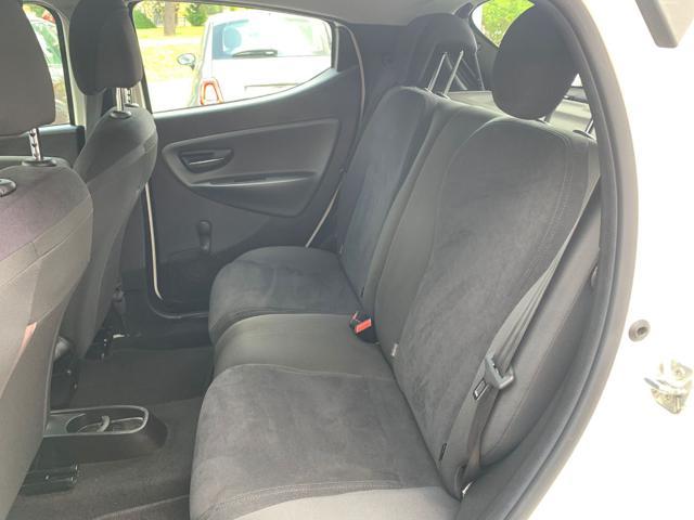 LANCIA Ypsilon 1.2 69 CV 5 porte Silver