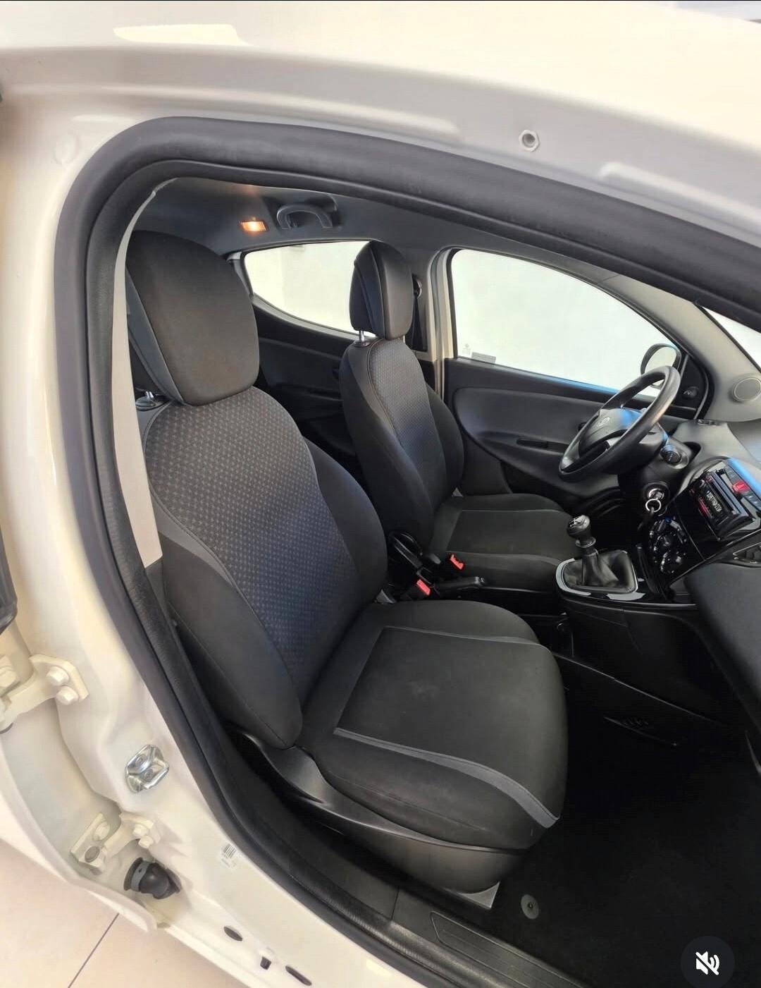 Lancia Ypsilon 1.2 69 CV 5 porte GPL Ecochic Gold