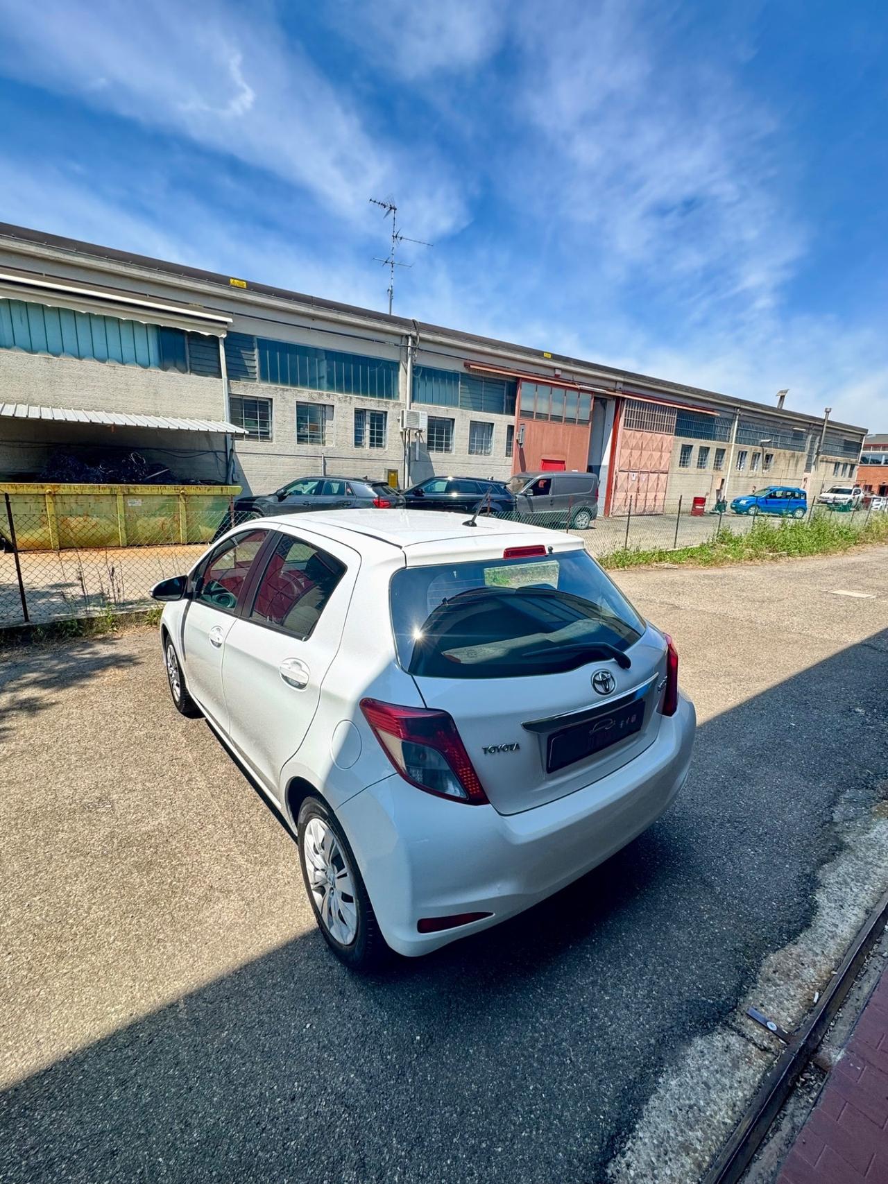 Toyota Yaris 1.0 5 porte Lounge