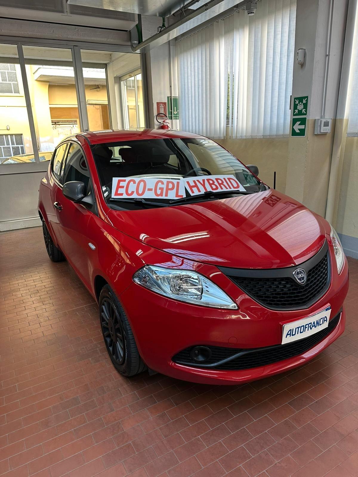 Lancia Ypsilon 1.0 FireFly 5 porte S&S Hybrid Ecochic Silver