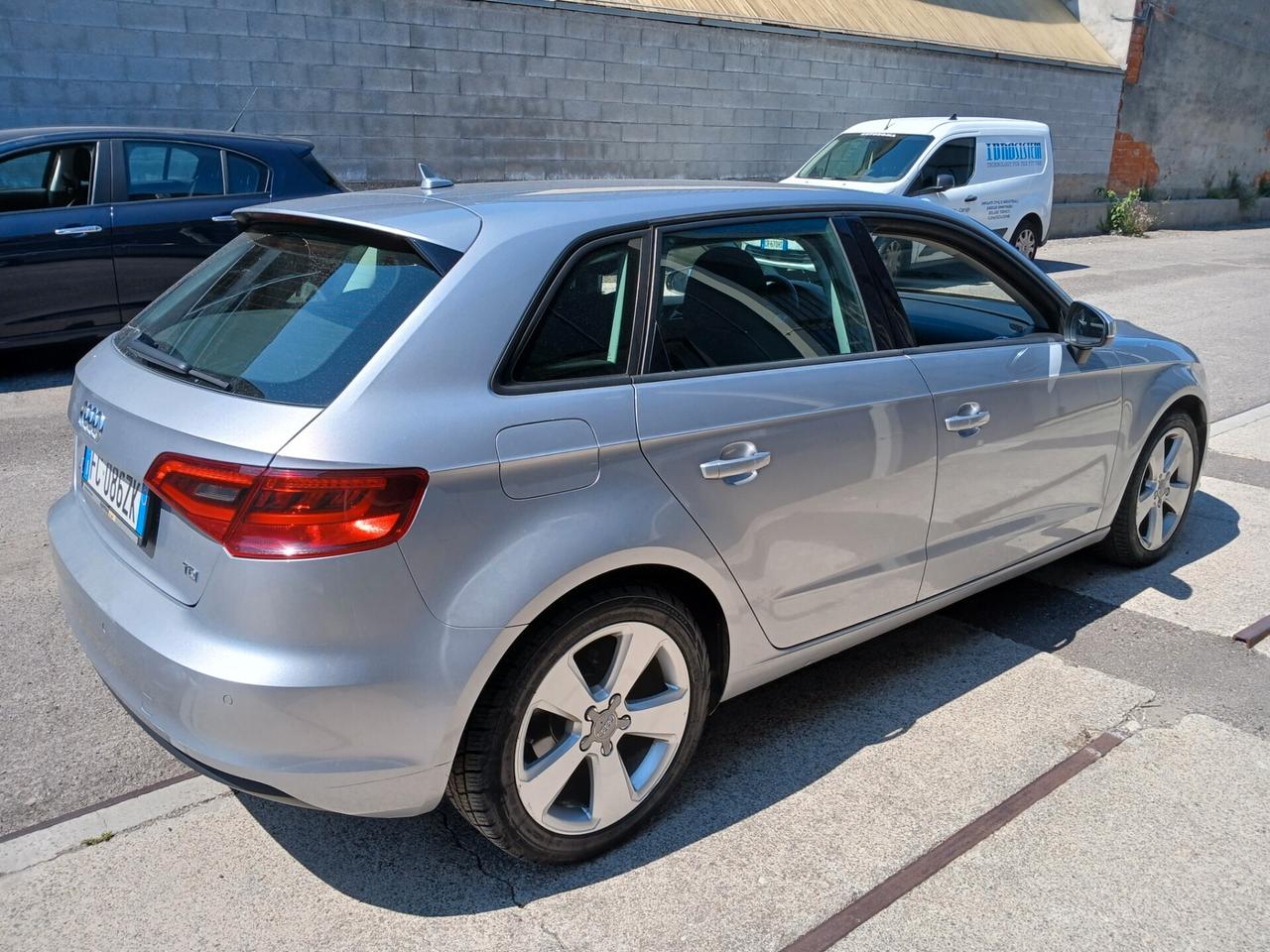 Audi A3 SPB 1.6 TDI clean diesel S tronic Ambition*EURO6*NAVI*CERCHI