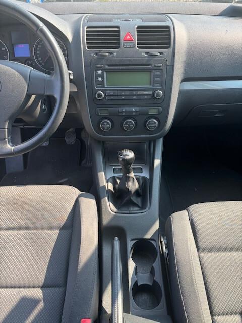 Volkswagen Golf 1.6 16V FSI 5p. Sportline