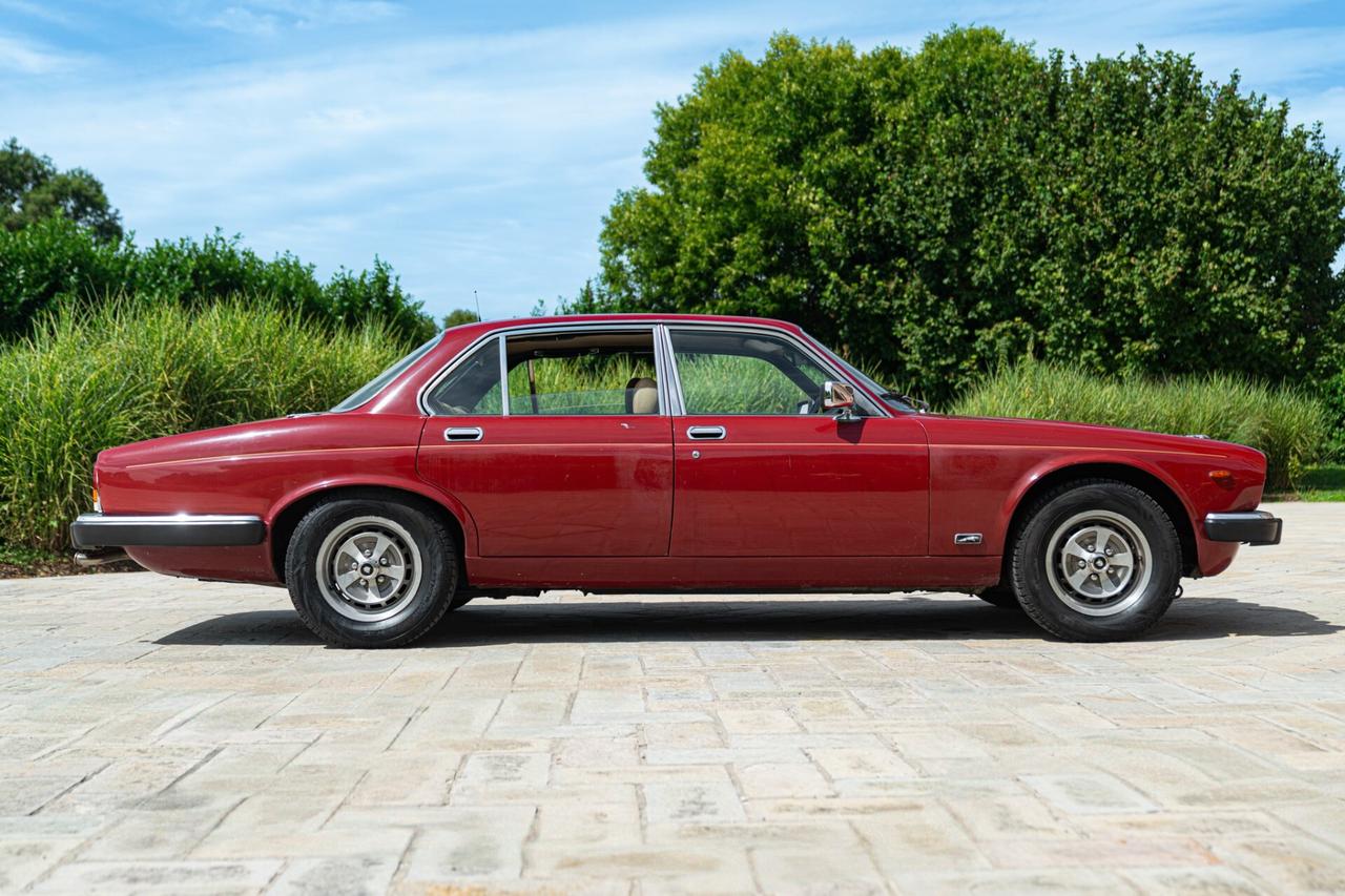 Jaguar XJ6 1981 4.2 MANUALE JAG00089