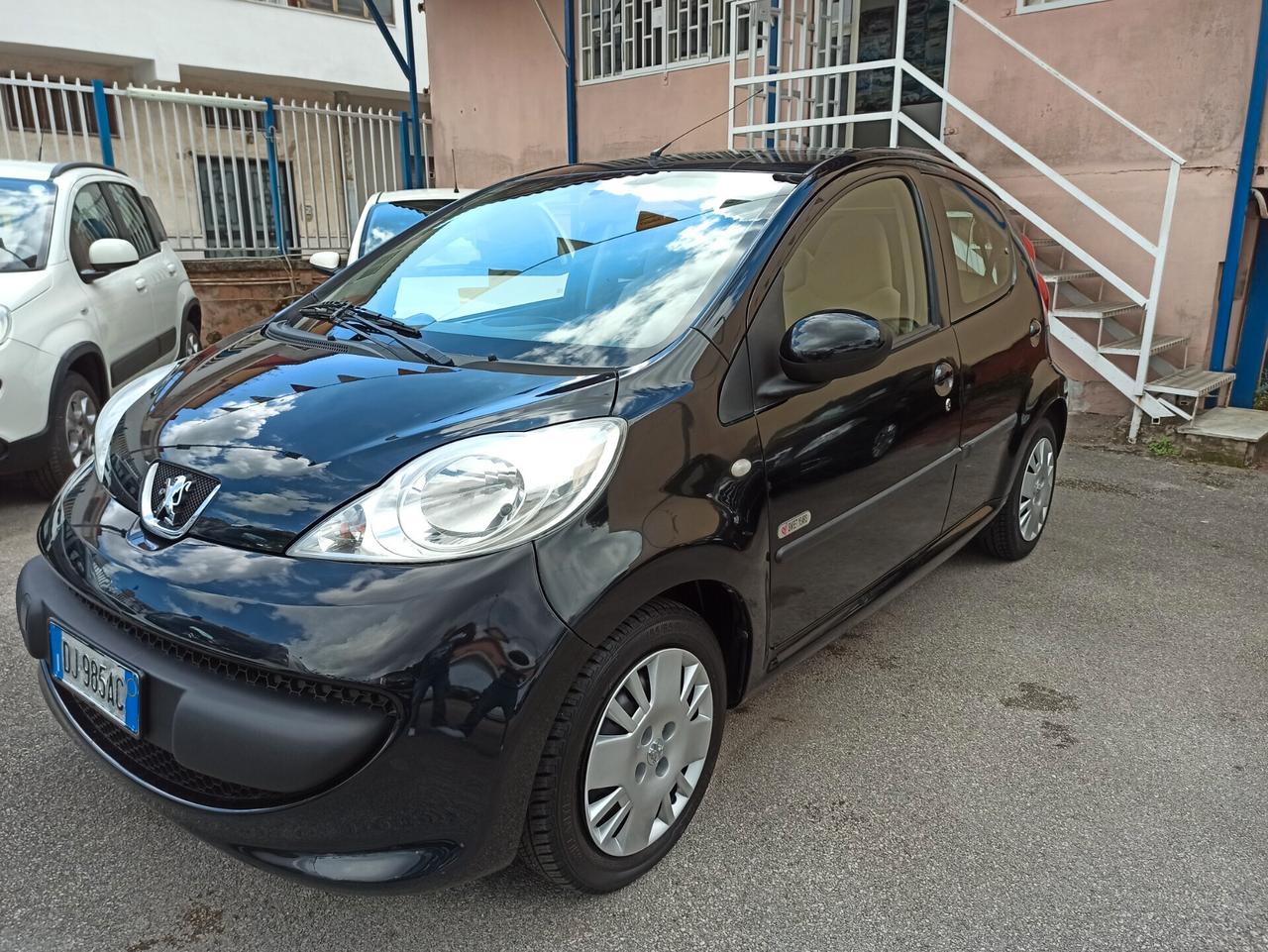 Peugeot 107 1.0 68 CV 5p. Sweet Years