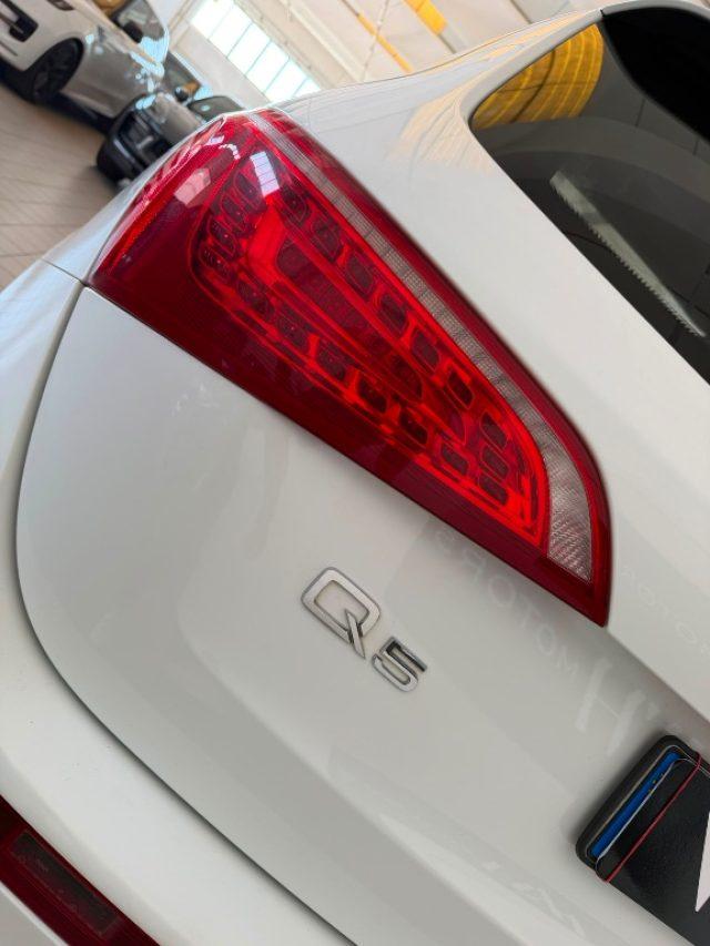 AUDI Q5 3.0 V6 TDI quattro S tronic //TETTO//NAVI//