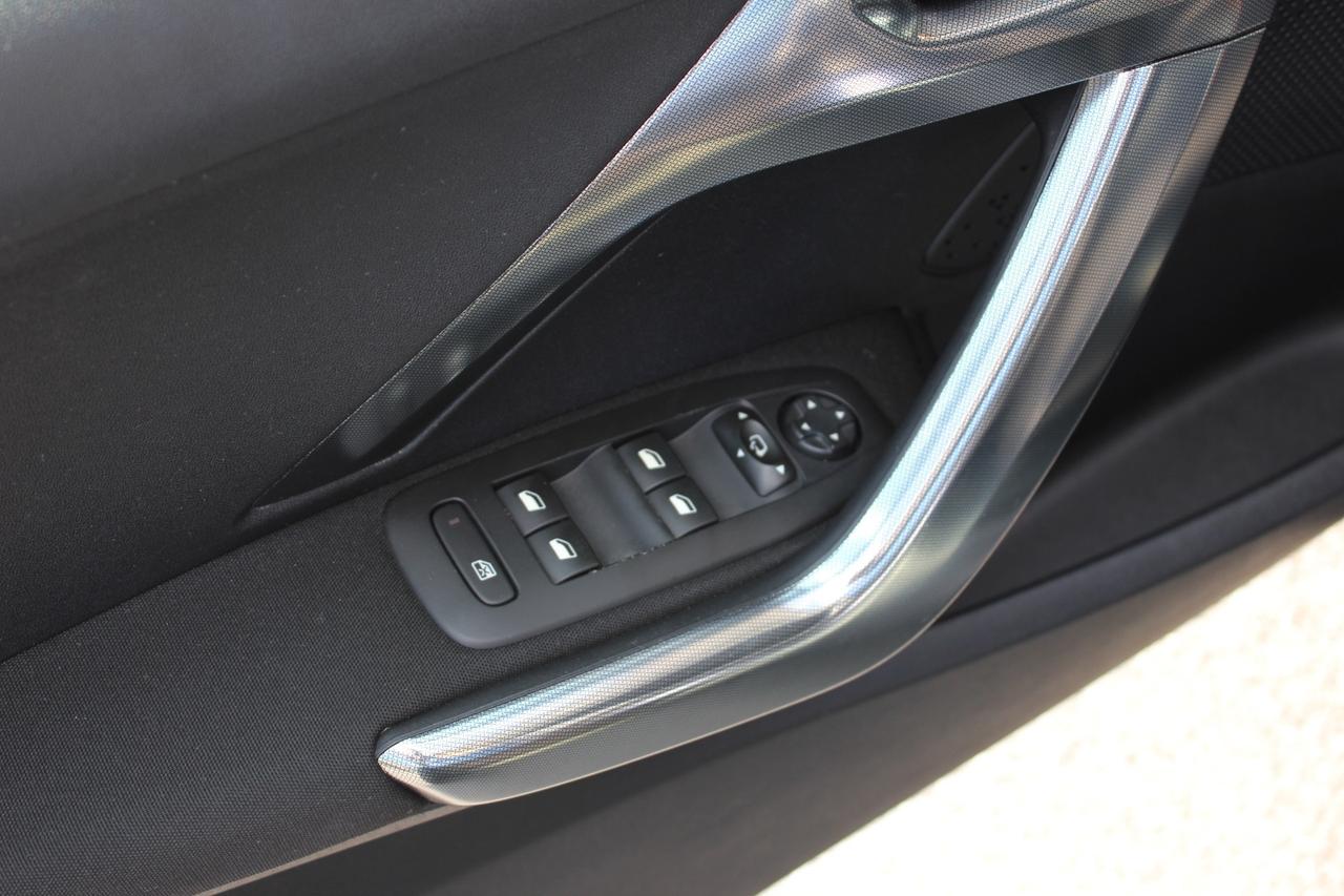 Peugeot 2008 BlueHDi 100 Allure 1.6 CERCHI IN LEGA DRIVE MODE