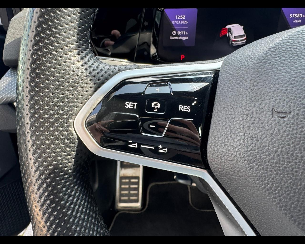 VOLKSWAGEN Golf 8ª serie - Golf 2.0 TDI 150 CV DSG SCR R-Line