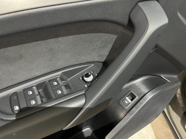 AUDI Q5 SPB Sportback 40 TDI quattro Identity Black S line