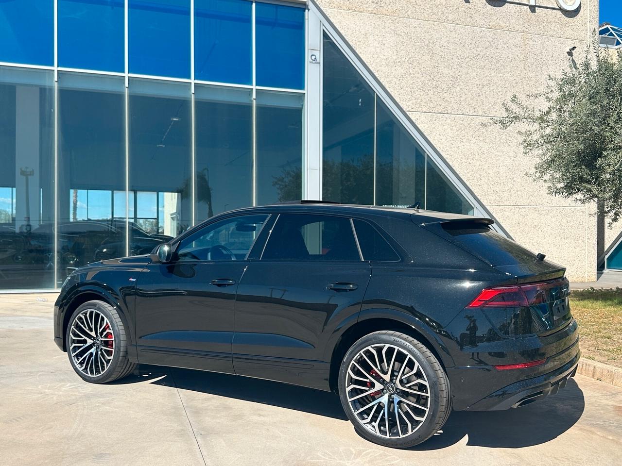 Audi Q8 50 tdi Sline possibilità noleggio no scoring