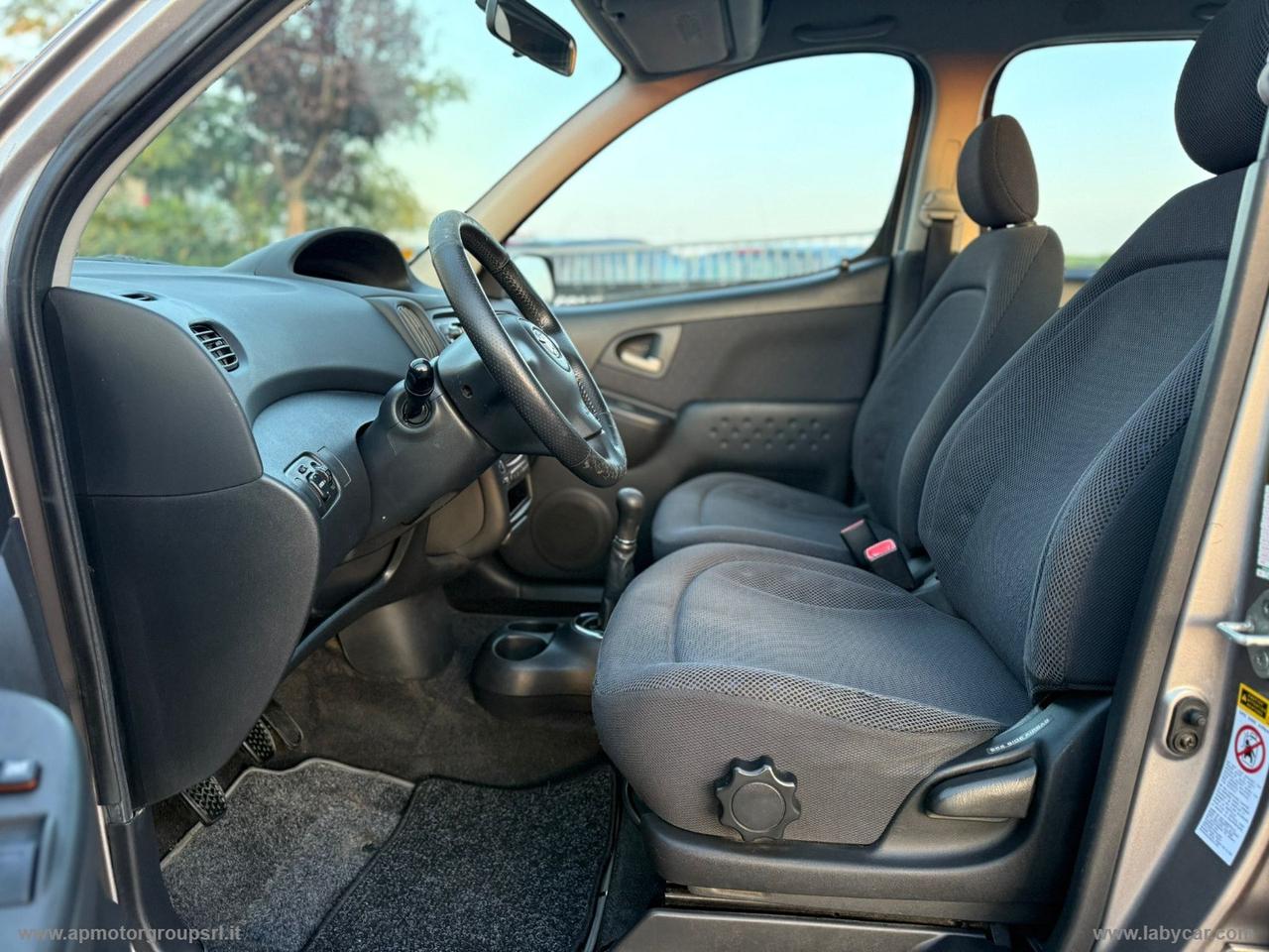 TOYOTA Verso 1.3 I 16V CAT SOL