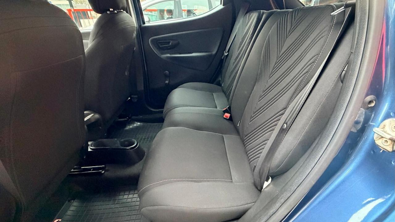 Lancia Ypsilon 1.0 FireFly 5 porte S&S Hybrid Ecochic A. Ferretti
