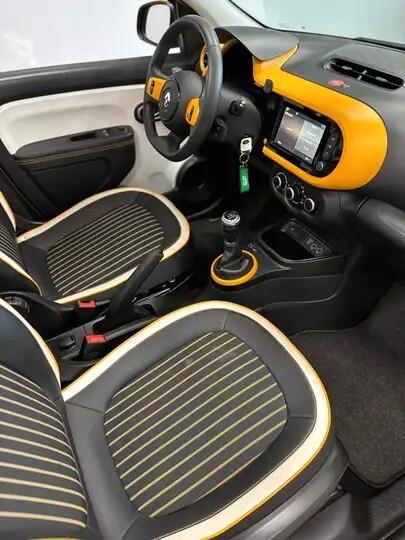 Renault Twingo SCe EDC La Parisienne