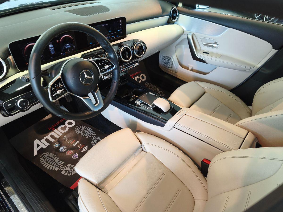 MERCEDES Classe A 180 d Auto Premium Pelle Led solo 96.000km