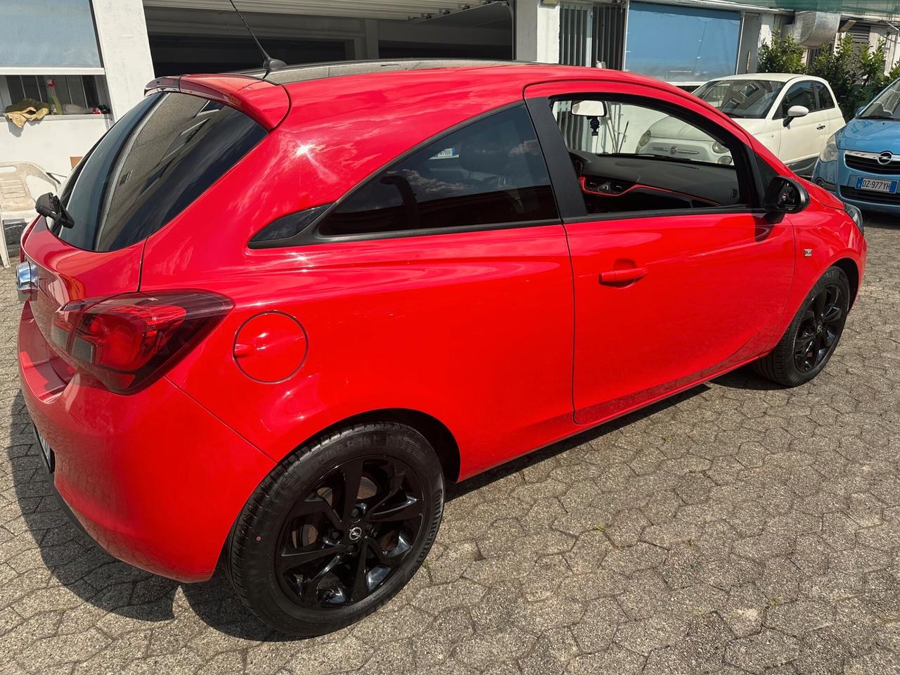 Opel Corsa 1.2 Coupé b-Color