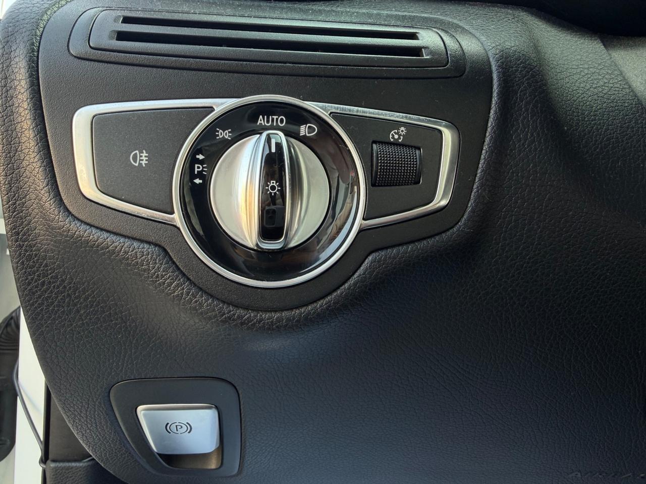 Mercedes-benz C 220 170CV LOOK AMG cerchi 19”