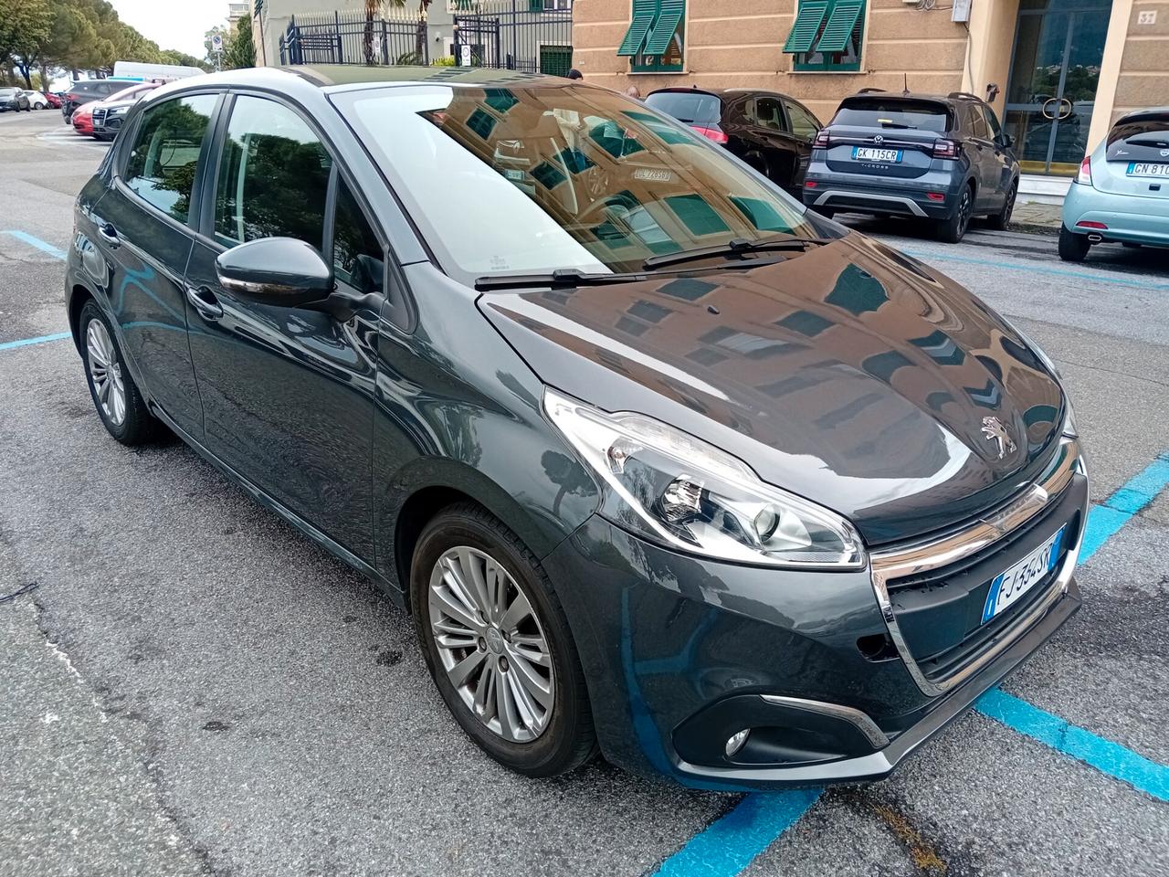 Peugeot 208 PureTech 82 5 porte Allure