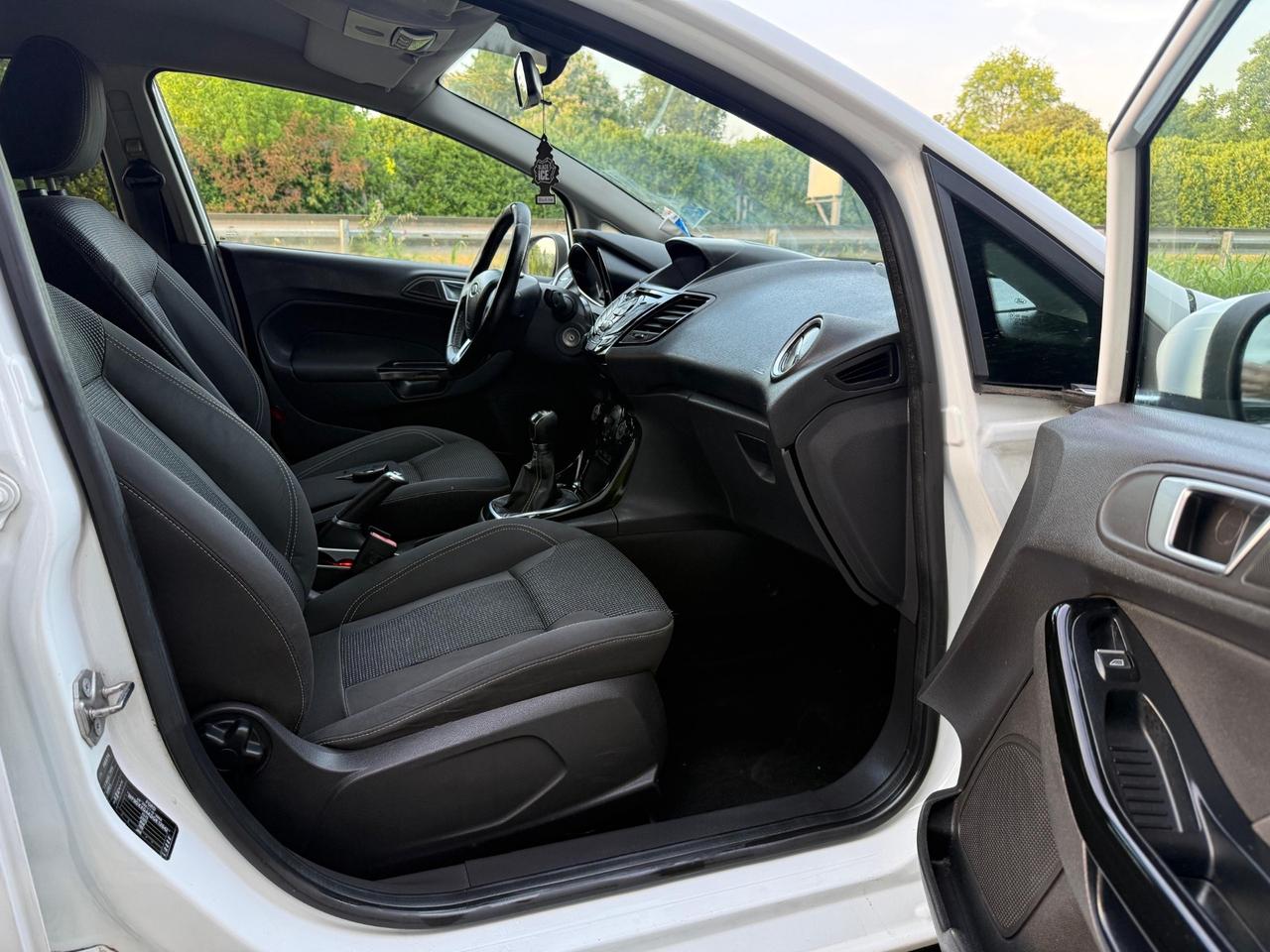 Ford Fiesta 1.5 TDCi 75CV 5 porte Titanium