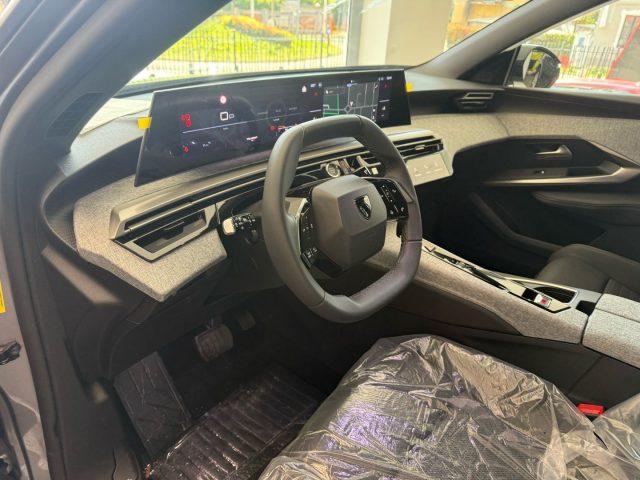 PEUGEOT 3008 Hybrid 136 e-DCS6 Allure+Panoramic Nav+Vision 360