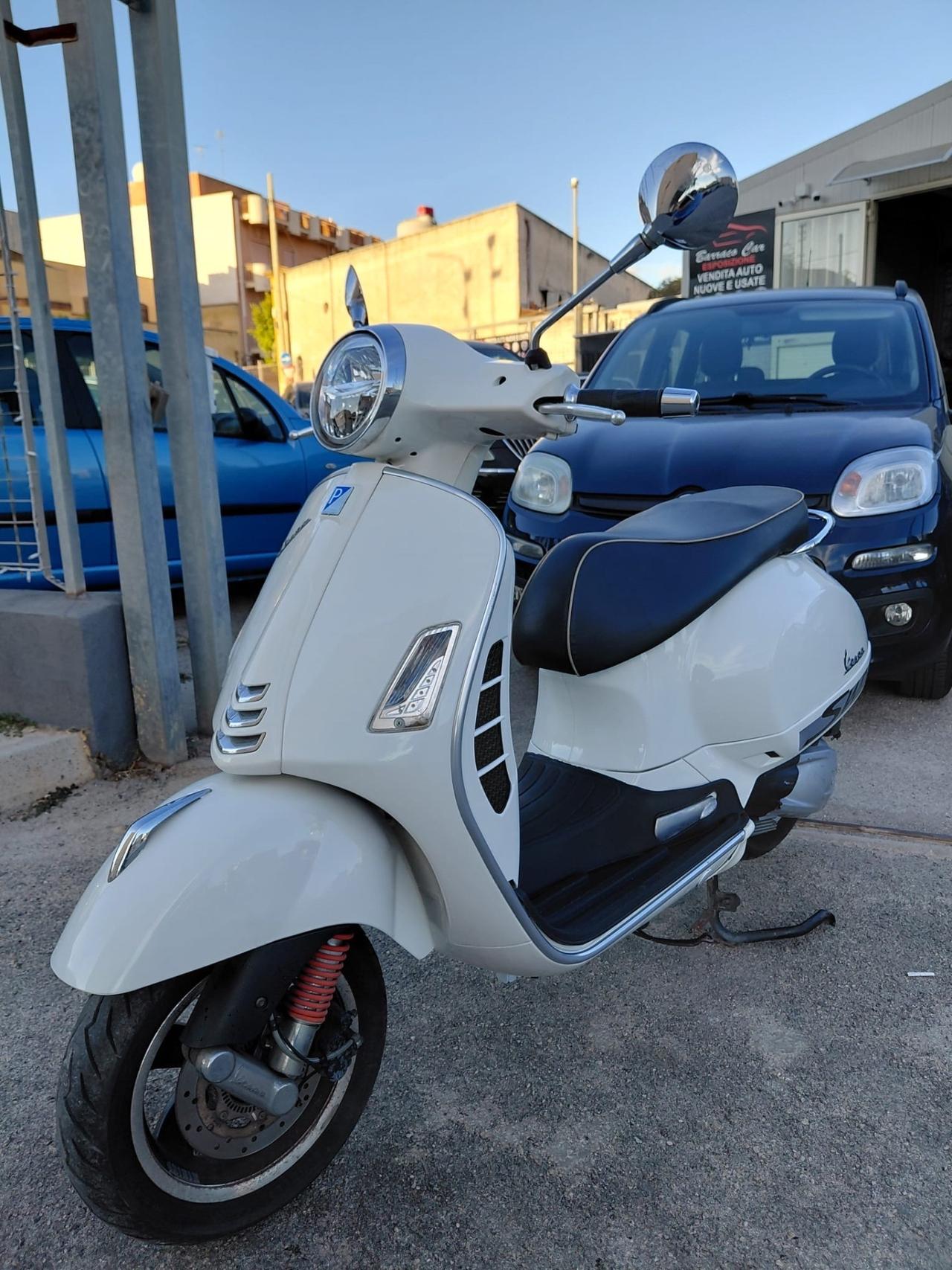Vespa 310 GTS hpe