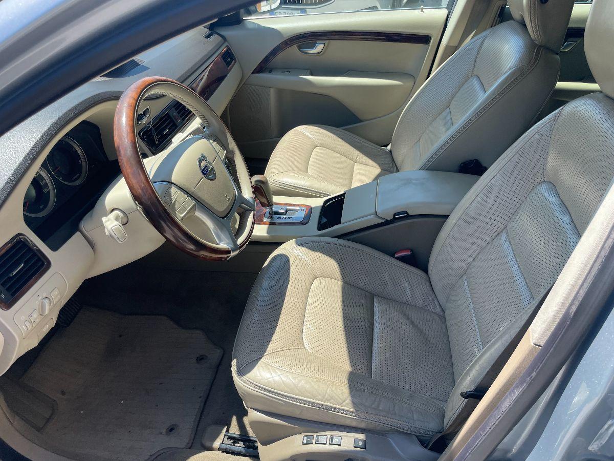 VOLVO - XC70 - D5 205CV AWD Summum