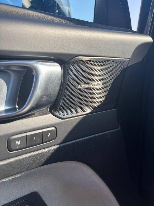 Volvo XC40 D4 IVA DED. * GANCIO TRAINO*