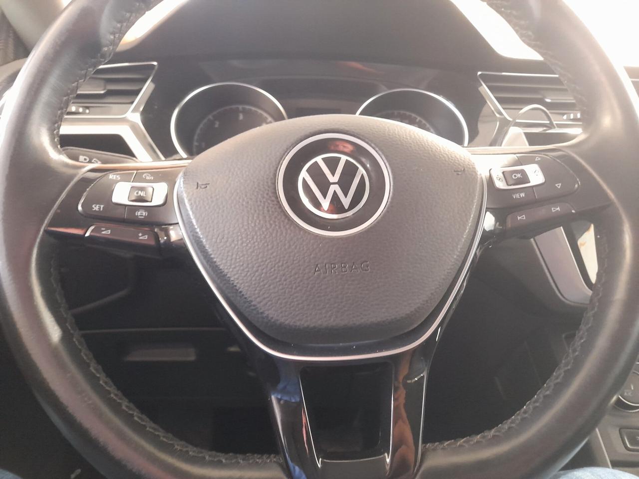 Volkswagen Touran 2.0 TDI 7 POSTI