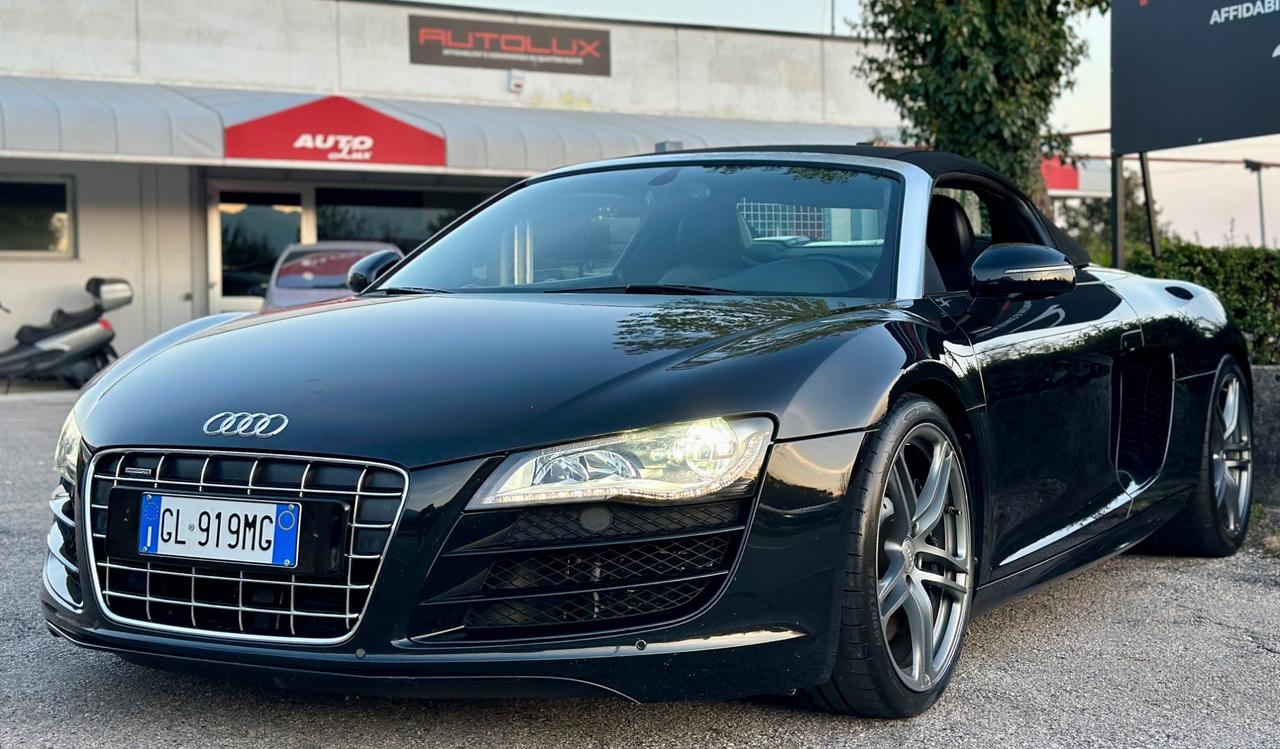 AUDI R8 Spyder 5.2 V10 FSI quattro R tronic 2011