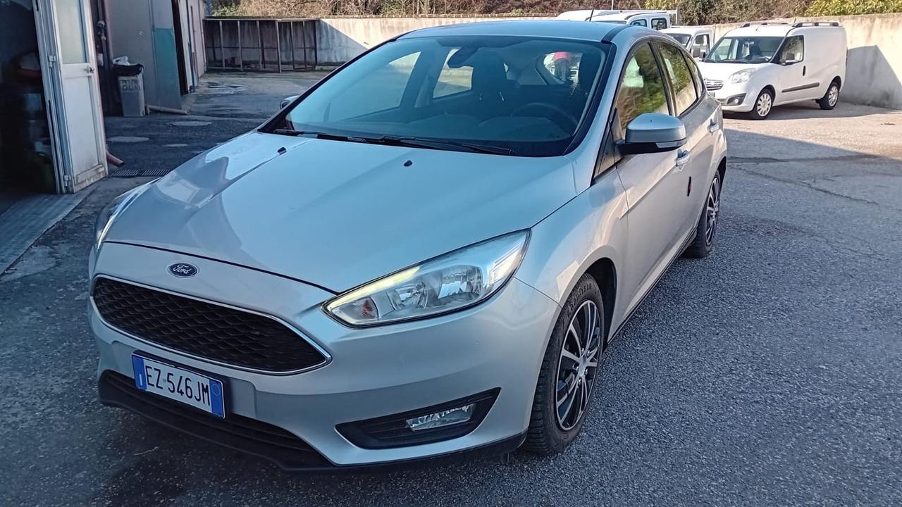 Ford focus 5P-1.6 gpl - km 86000-2015