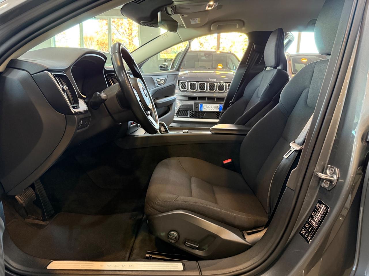 Volvo V60 B4 (d) Geartronic Momentum Business Pro