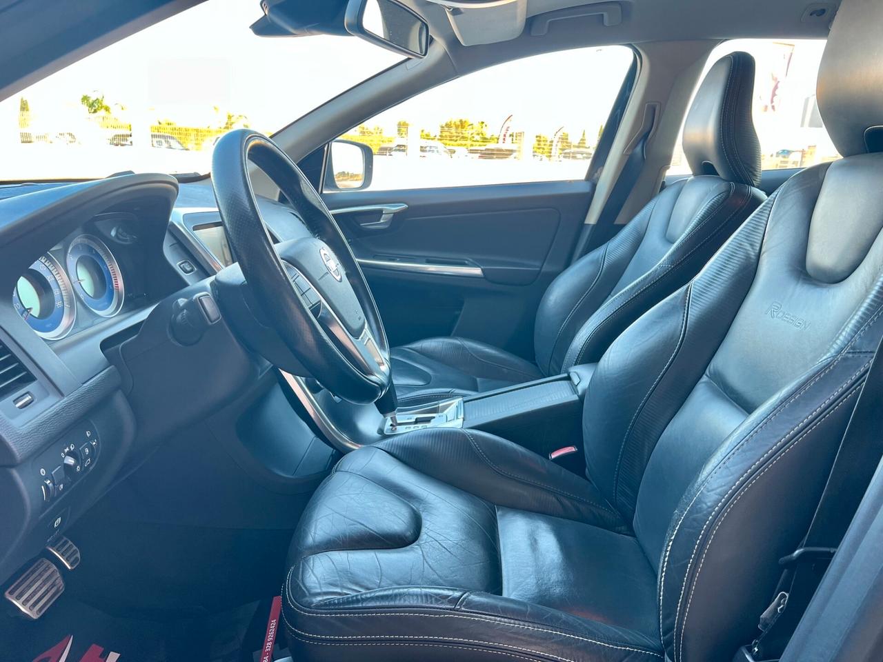 Volvo XC 60 D5 AWD R-design Geartronic