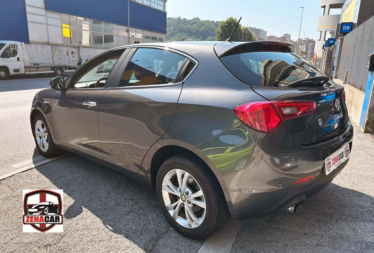 Alfa Romeo Giulietta 2.0 JTDm-2 140 CV Progression interni in pelle