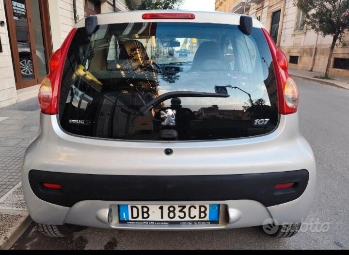 Peugeot 107 1.0 68CV 3p. Plaisir