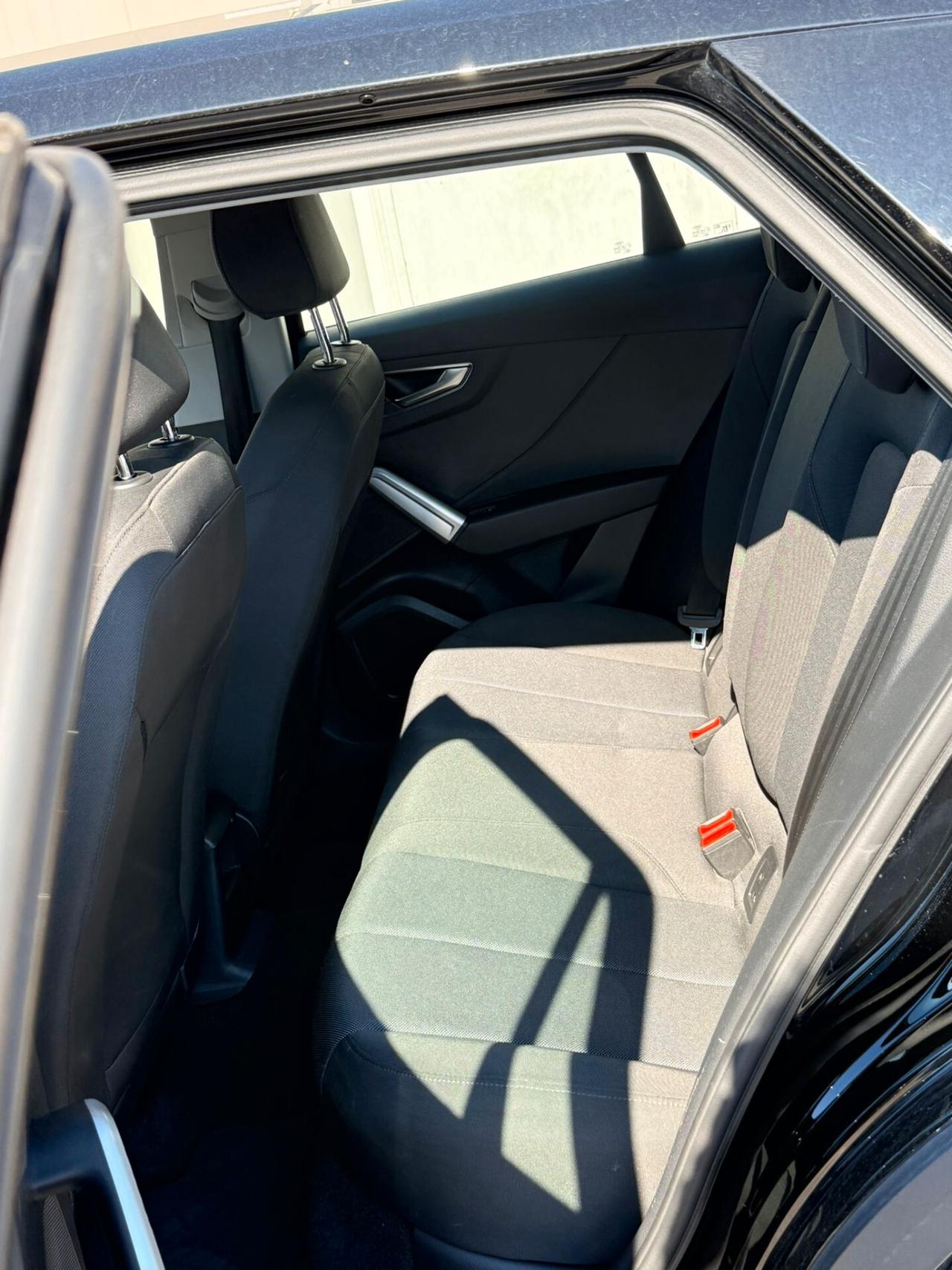 Audi Q2 30 TFSI Business