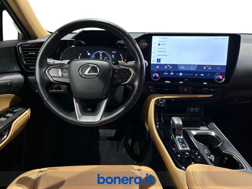 Lexus NX 2.5 Hybrid Luxury 4WD e-CVT