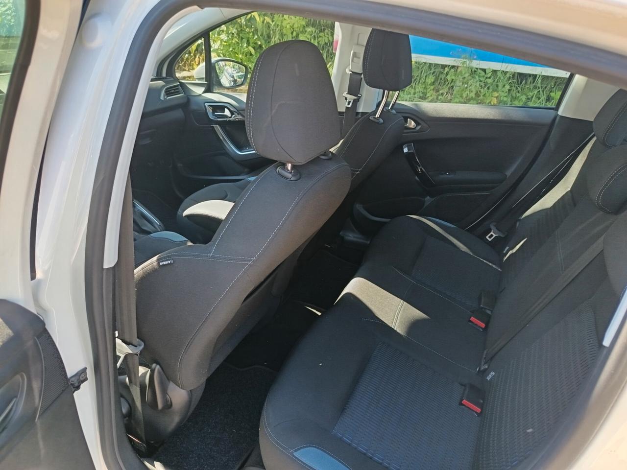 Peugeot 208 1.4 HDi 68 CV 5 porte Access