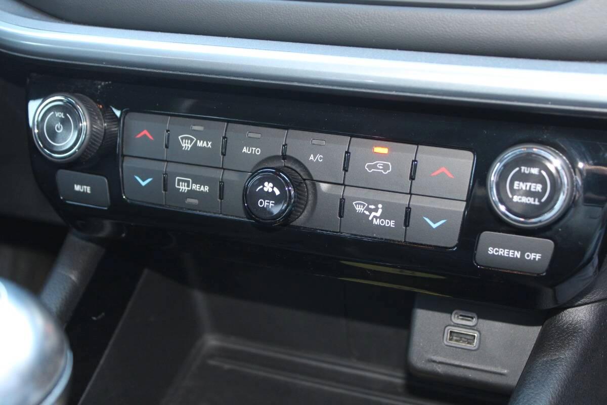 Jeep Compass 1.6 mjt Limited 130cv Con CARPLAY & TELECAMERA