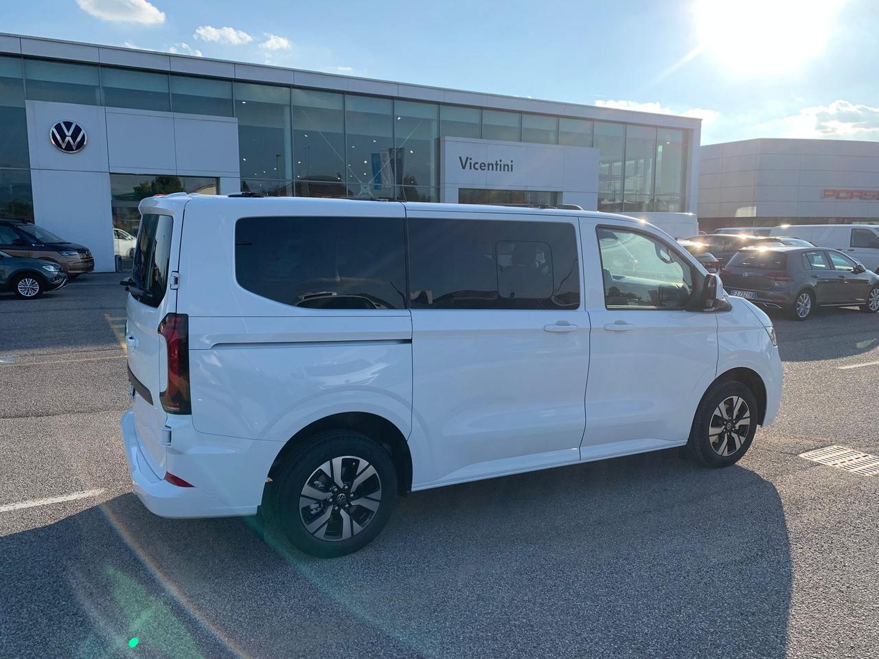 Volkswagen T7 Transporter t7 32 kombi 2.0 tdi 150cv l1