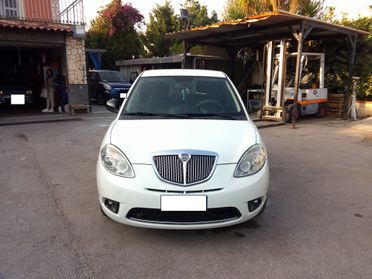 Lancia Ypsilon 1.3 MJT 75 CV Unyca 12