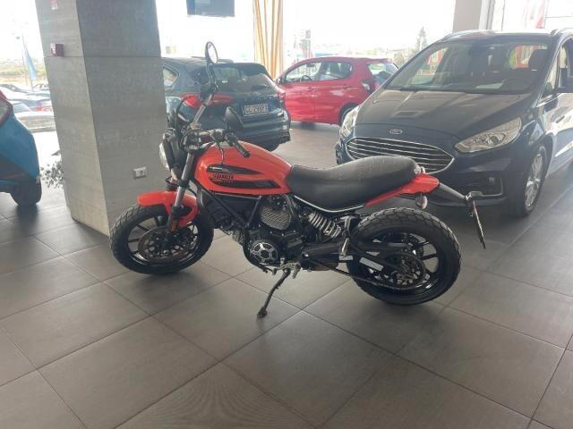 DUCATI SCRAMBLER SIXTY 2