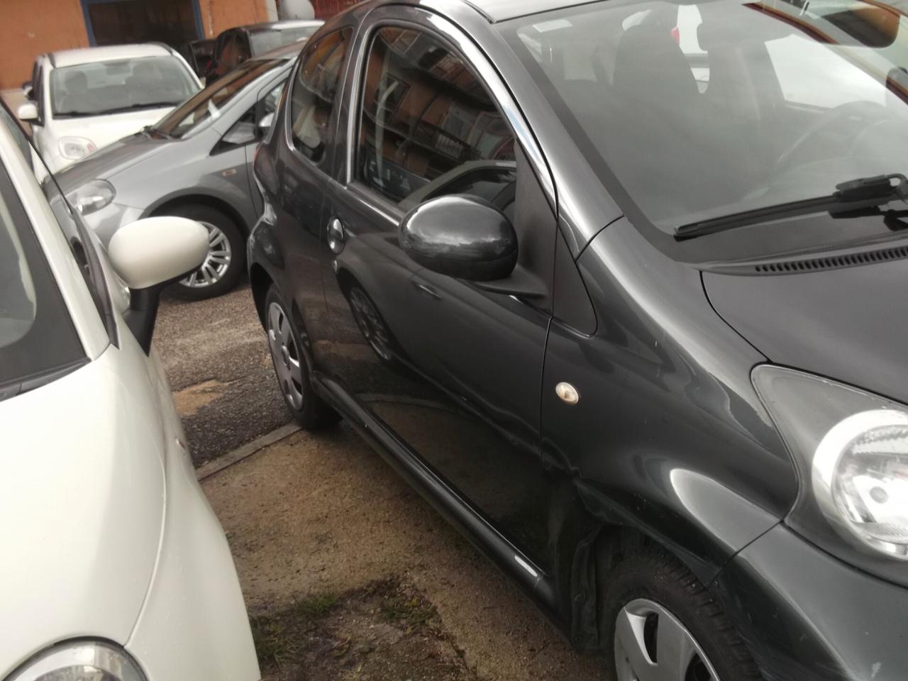 Toyota Aygo 1.0 12V VVT-i 3 porte Sol - 02