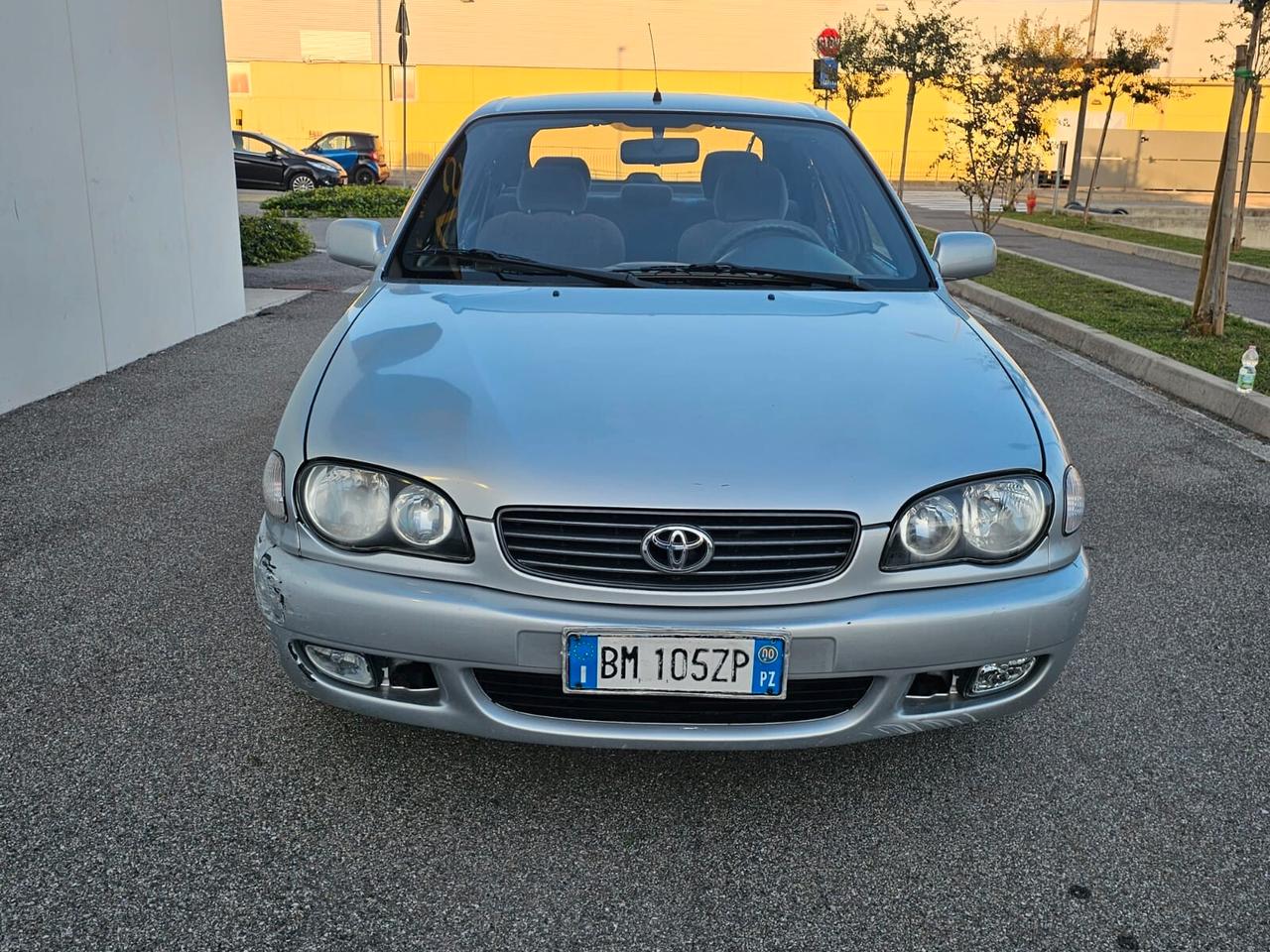 Toyota Corolla 1.6 benzina