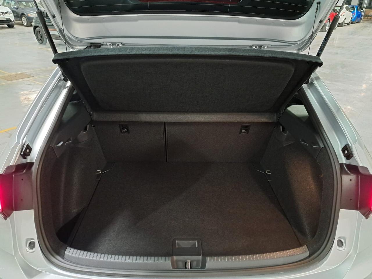 Volkswagen Taigo 1000 TSI 116CV R-Line Km.0