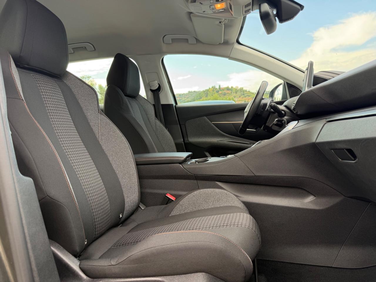 Peugeot 3008 BlueHDi 130 S&S EAT8 Allure